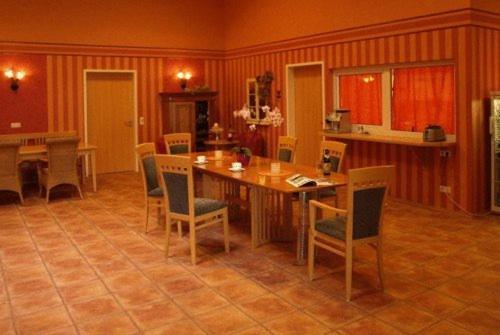 Econo Motel Goelzer Buchenbeuren Exterior photo